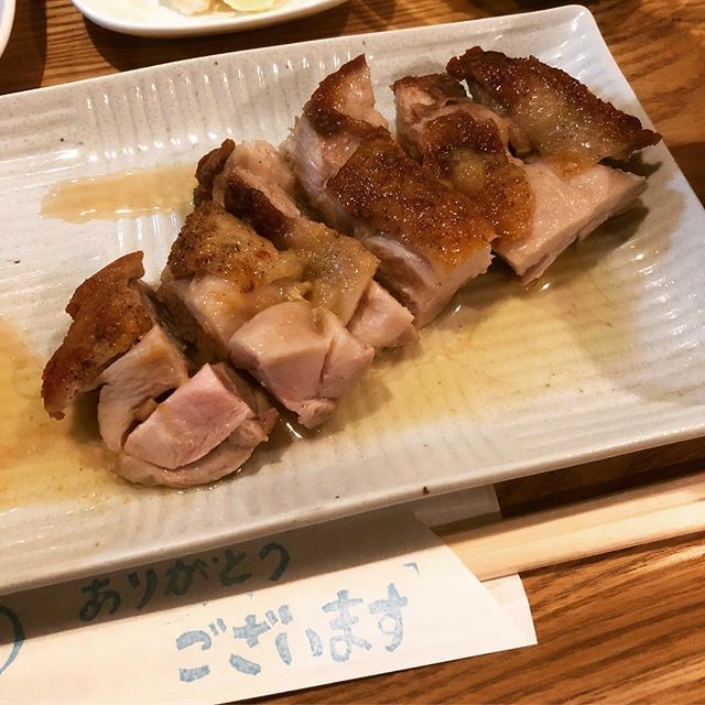 こんがり焼けたローストチキンを食べました