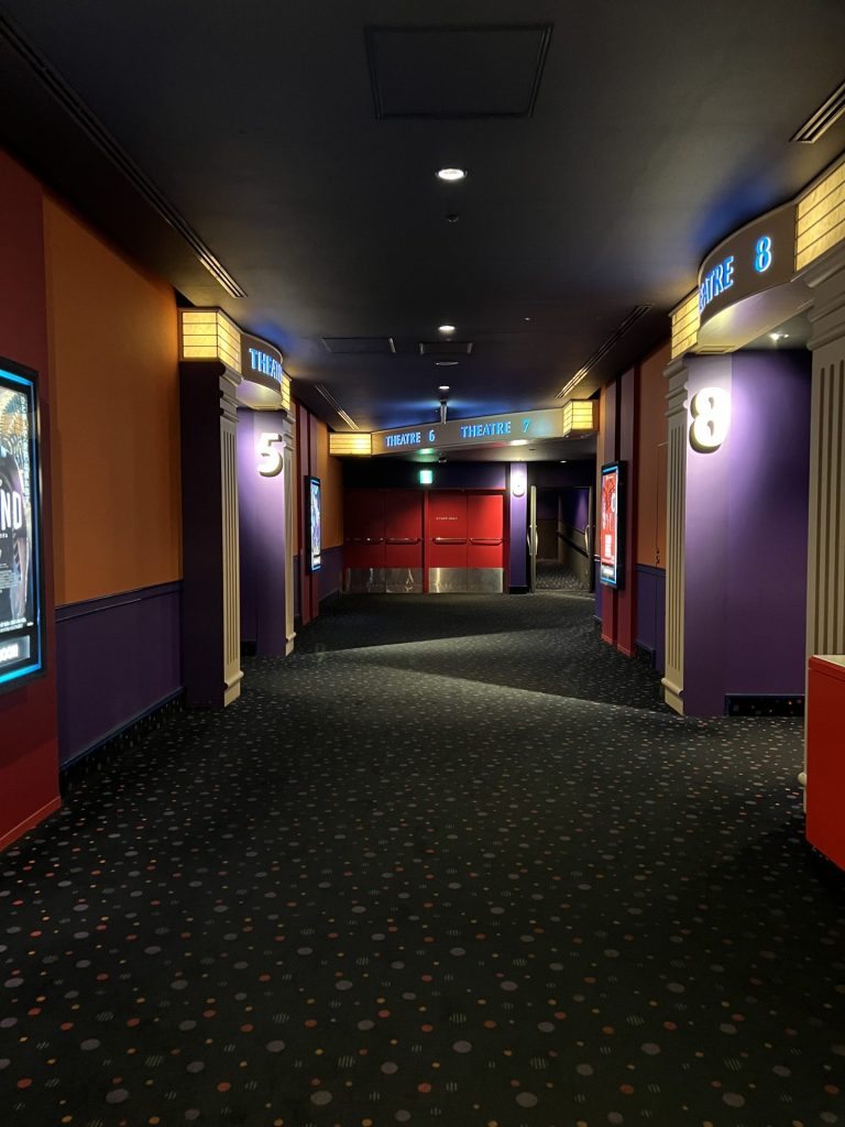 映画館へ行ってきました